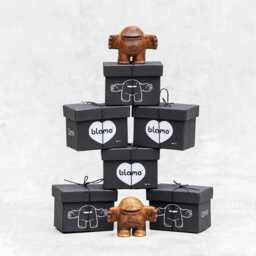 Hug - Handcarved Teak Wood Art Toy With Brass Heart Handmade Sculpture By Blamo - thumbnail 4