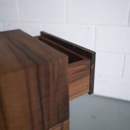 Walnut Bedside Table Otto - thumbnail 4
