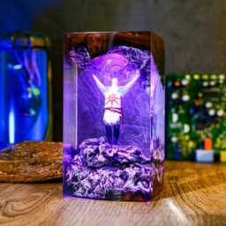 Solaire Of Astora Resin Lamp - Praise The Sun Led Light - Dark Sou/S Inspired Night Handcrafted Figurine Detailed Solar Decor - thumbnail 3
