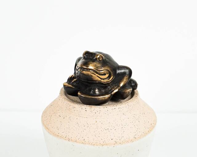 Frog Figurine, 1.5 - image 1