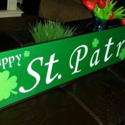 st. Patrick's Day Porch Sign Extra Large Wall Hanging Horizontal Distressed Rustic Wood Front Door Decor Primitive Decoration Clover - thumbnail 2