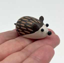 Tiny Hedgehog - Wood Figurine Woodland Creature Build A Forest - thumbnail 1