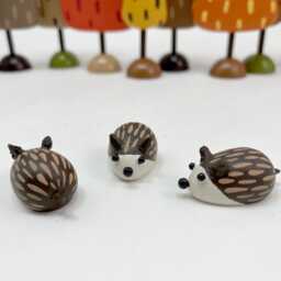 Tiny Hedgehog - Wood Figurine Woodland Creature Build A Forest - thumbnail 2