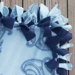 Western No Sew Tied Blanket, Southern Farmhouse Decoration, Blue & Navy Floral Throw, Flower Fleece Knotted Baby Soft Dog Bedding - thumbnail 2