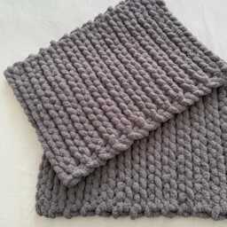 Chunky Chenille Hand Knit Bath Mat - thumbnail 4