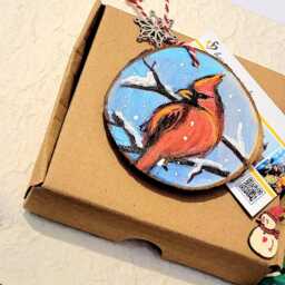 Hand-Painted Bird Christmas Ornament, Wooden Slice Decoration - thumbnail 3