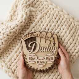 Personalized We Caught The Best Daddy Baseball Glove Sign, Custom Kids Names Gift, Father's Day Wooden Keepsake Decor, Sport Dad Wall Art - thumbnail 4