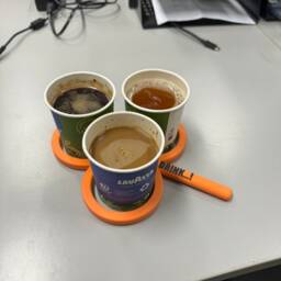 3-Cup Coffee Carrier Ergonomic Office Drink Holder - thumbnail 2