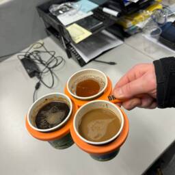 3-Cup Coffee Carrier Ergonomic Office Drink Holder - thumbnail 4