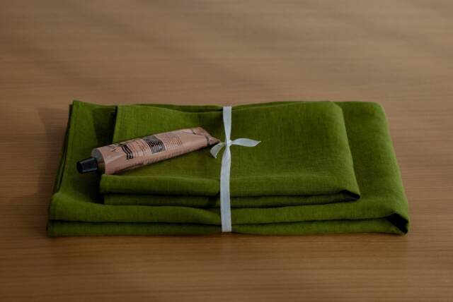Set Of 2 Softened Linen Bath Towels, Pure - image 1