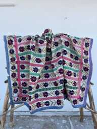 Vintage Suzani Kantha Quilt Handmade Reversible Cotton Bedspread Floral Embroidered Boho Throw Blanket - thumbnail 1
