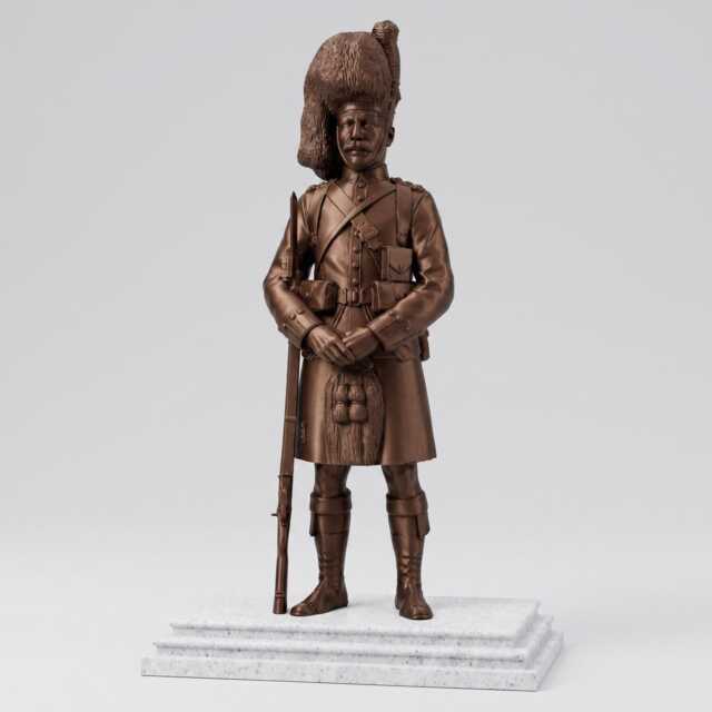The Black Watch Soldier Statue - 25cm Bronze Effect Figure - image 1