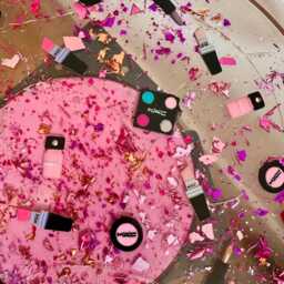 Resin Coffee Table Mac Cosmetic Charms - thumbnail 4