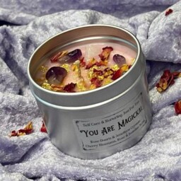 Self Care Candle, Floral Musk Scent, Rose Quartz & Amethyst Crystals - thumbnail 2