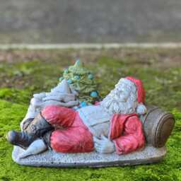 Stone Lying Santa Claus Statue Handmade Holiday Figurine Concrete Father Christmas Ornament Winter Garden Decor Festive Art Gift - thumbnail 3