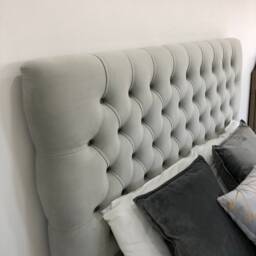 Grandeur Chesterfield Floorstanding Headboard - thumbnail 2