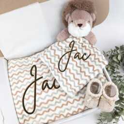 Personalised Embroidered Lion Blanket + Comforter - Booties Gift Set Baby Boy Girl Babyshower Newborn Coming Home - thumbnail 1