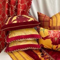 Bohemian Red Gold Silk Velvet Bedding Set With Decorative Pillows - thumbnail 3