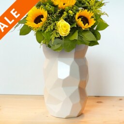 Poligon Vase - Modern White Porcelain Vase, Handmade in Netherlands - thumbnail 2