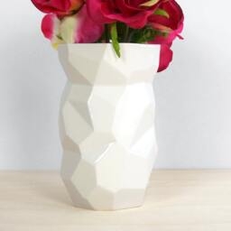 Poligon Vase - Modern White Porcelain Vase, Handmade in Netherlands - thumbnail 3