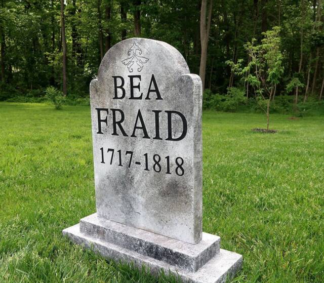 Bea Fraid Silly Halloween Tombstone Headstone Yard Prop - image 1