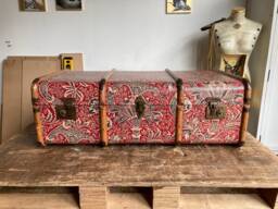 William Morris Upcycled Steamer Trunk - Red Floral Coffee Table Toy Chest Storage Furniture _ Morrisinrb