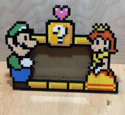 Luigi & Daisy Picture Frame - Gaming Couple Gift - thumbnail 1