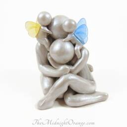 Grieving Parents With Angel Babies Clay Sculpture - Made To Order - thumbnail 3