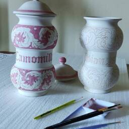Graffiti & Painted Ceramic Table Lamp, Elegant Living Room Lighting, Classic Lamp in White Burgundy, Light For - thumbnail 4