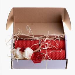 Beeswax Gifts Red Set. 3 Pillar 100% Candles With Natural Honey Scent - Size 95cm & Shea Butter Soap For Gift Home Decor - thumbnail 2