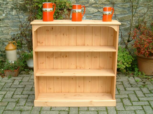 Pine Bookcase - Shelving in Traditional Country Style - image 1