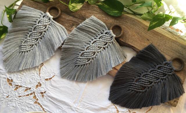 Light Grey Feather Wall Hanging - Tapestry Art Bohemian Bedroom Living Room Scandi Home Interior D??cor - image 1
