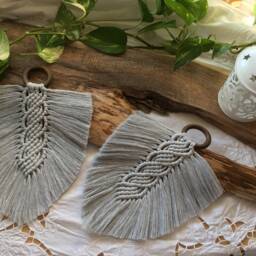 Light Grey Feather Wall Hanging - Tapestry Art Bohemian Bedroom Living Room Scandi Home Interior D??cor - thumbnail 2