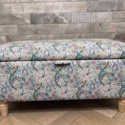 William Morris Storage Footstool, Golden Lily Ottoman Box With Wooden Legs - thumbnail 2