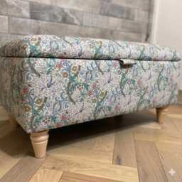 William Morris Storage Footstool, Golden Lily Ottoman Box With Wooden Legs - thumbnail 3