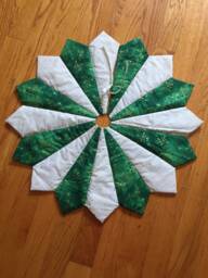Christmas Tree Skirt, Table Top, Mini, Star, Small, Victorian, Quilted