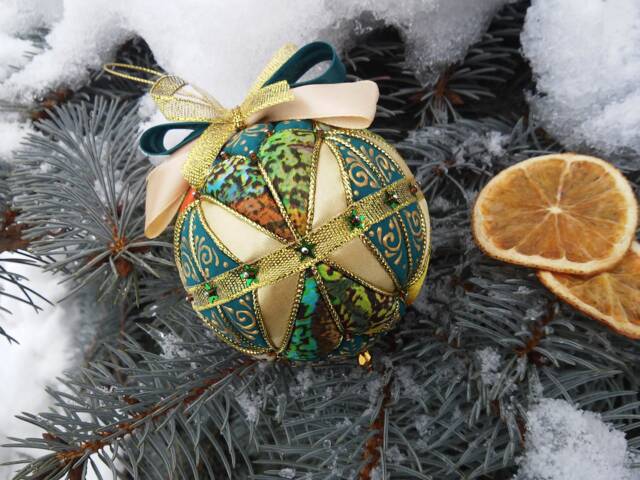 Christmas Tree Toy Patchwork Ball Ornaments Present Quilted Festive Decor Hanging Toys New Year's Ornament - image 1