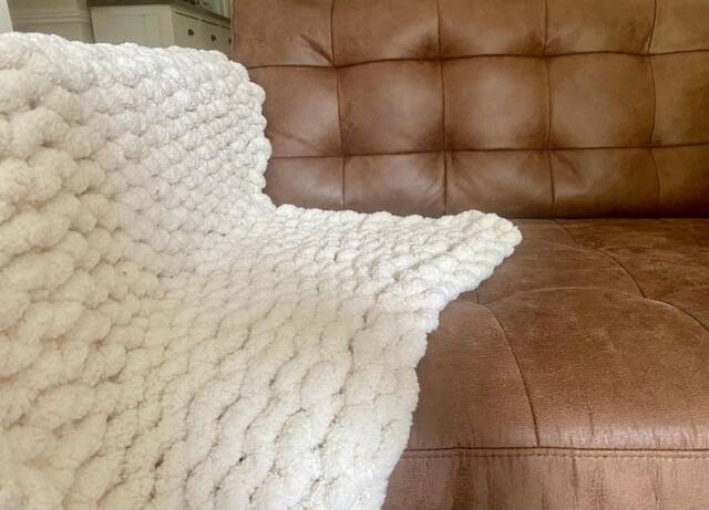 Super Chunky Knit Baby Blanket Handmade Nursery Throw - 60x90cm - image 1