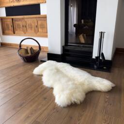 On Sale Wow Genuine Natural Lambskin/Sheepskin Rug, Pelt, Soft Long Fur - Creamy White - thumbnail 1