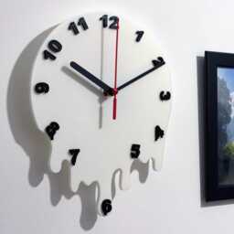 Melting Dripping Clock Wall Mounted Colourful - thumbnail 3