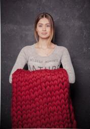 Cherry Red Chunky Knit Merino Wool Blanket, Hand-Knit Bulky Throw - thumbnail 1