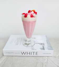 Strawberry Milkshake Candle, Soy Wax Novelty Strawberry Sundae & Cream Fragrance - thumbnail 1