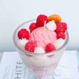 Strawberry Milkshake Candle, Soy Wax Novelty Strawberry Sundae & Cream Fragrance - thumbnail 3