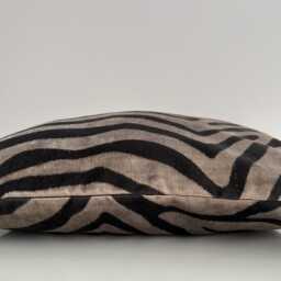 Zebra Stripe Velvet Cushion Cover, Handmade Jacquard Ikat Cushion, Decorative Pillow 17''x17''/44x44 cm - thumbnail 3