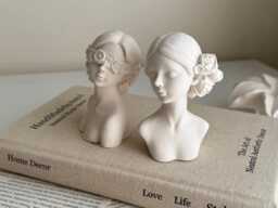 Decor Statue Lady Shelf Sculpture Contemporary Style Minimalist Handmade Jesmonite Neutral Home & Gift - thumbnail 1