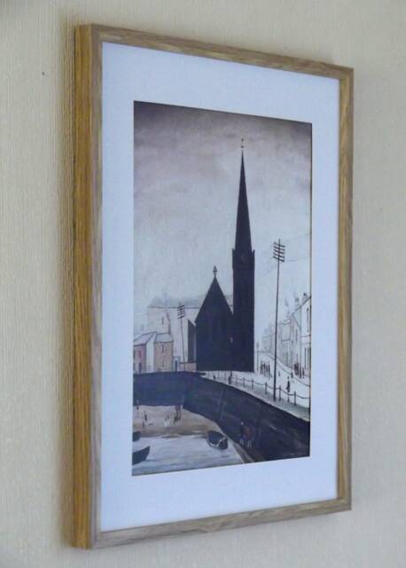 L.s. Lowry Art Print- On The Quay Maryport - Oak Finish Frame With Mount & Textured Image - image 1