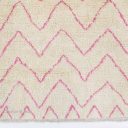 Handmade Beni Ourain Rug Beige Wool With Pink Geometric Design - thumbnail 2