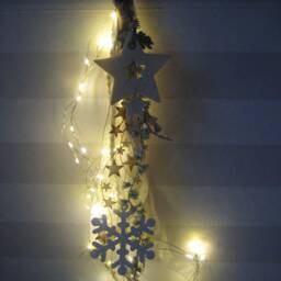 Reusable Led Winter Window Decoration With Timer, Door Wreath, Battery-Operated Decoration, Wall Christmas Wreath - thumbnail 3