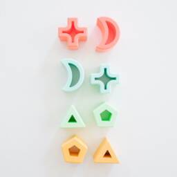 Wooden Shape Sorter - Montessori Inspired Sorting Toy For Toddlers Wood & Silicone - thumbnail 4