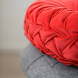 Red Velvet Smocked Cushion Round Decorative Pillow - thumbnail 4